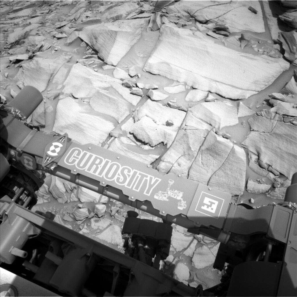 Curiosity, Sol 2699: Что делать после восхождения на кучу камней?