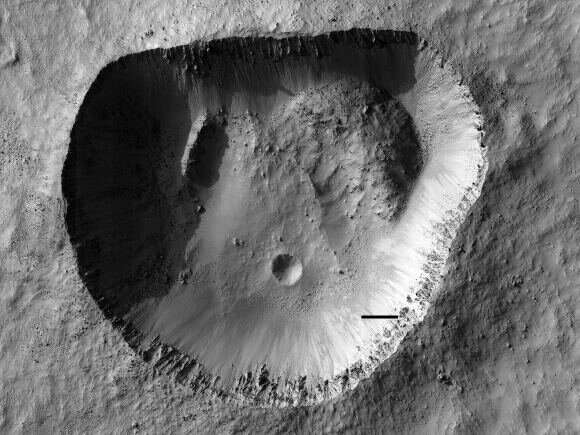 Что произошло с марсианским кратером, который не является круглым