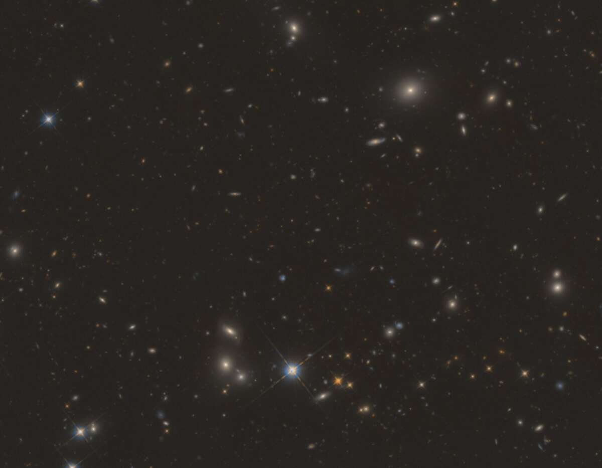 Новый инфракрасный снимок неба от «Хаббла» поможет обнаруживать самые редкие галактики Вселенной