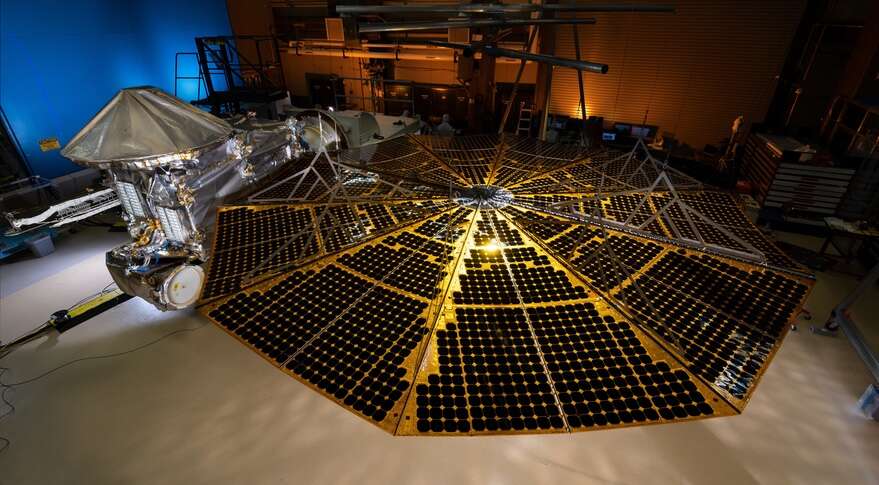Продолжаются усилия по полному развертыванию солнечной батареи Lucy